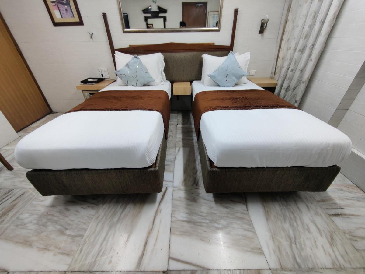 Capital Hotel ムンバイ エクステリア 写真